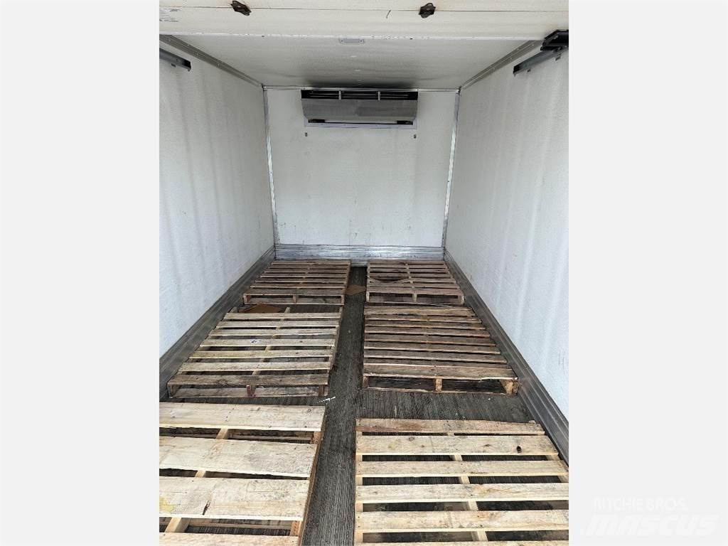 Freightliner M2 106 Camion cu control de temperatura