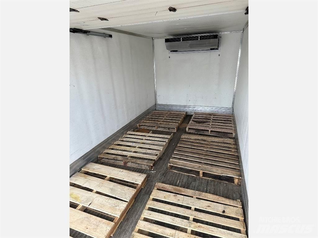Freightliner M2 106 Camion cu control de temperatura