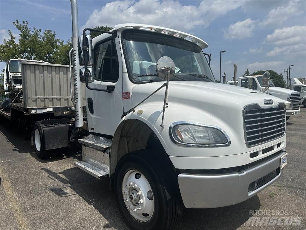 Freightliner M2 106 Autotractoare