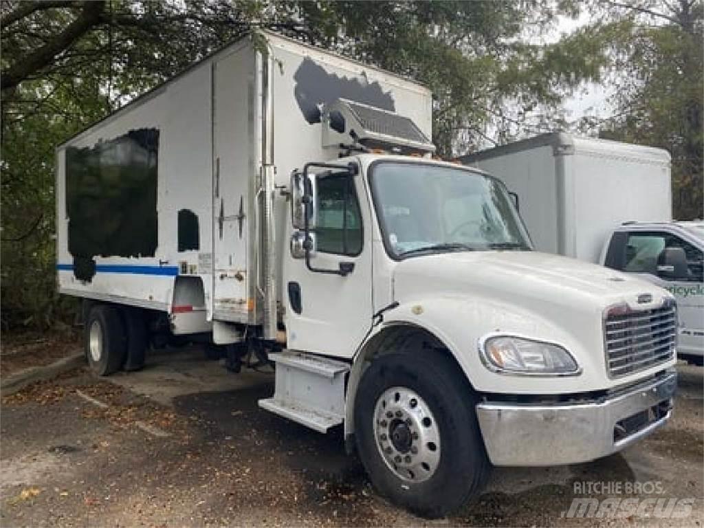 Freightliner M2-106 Autocamioane