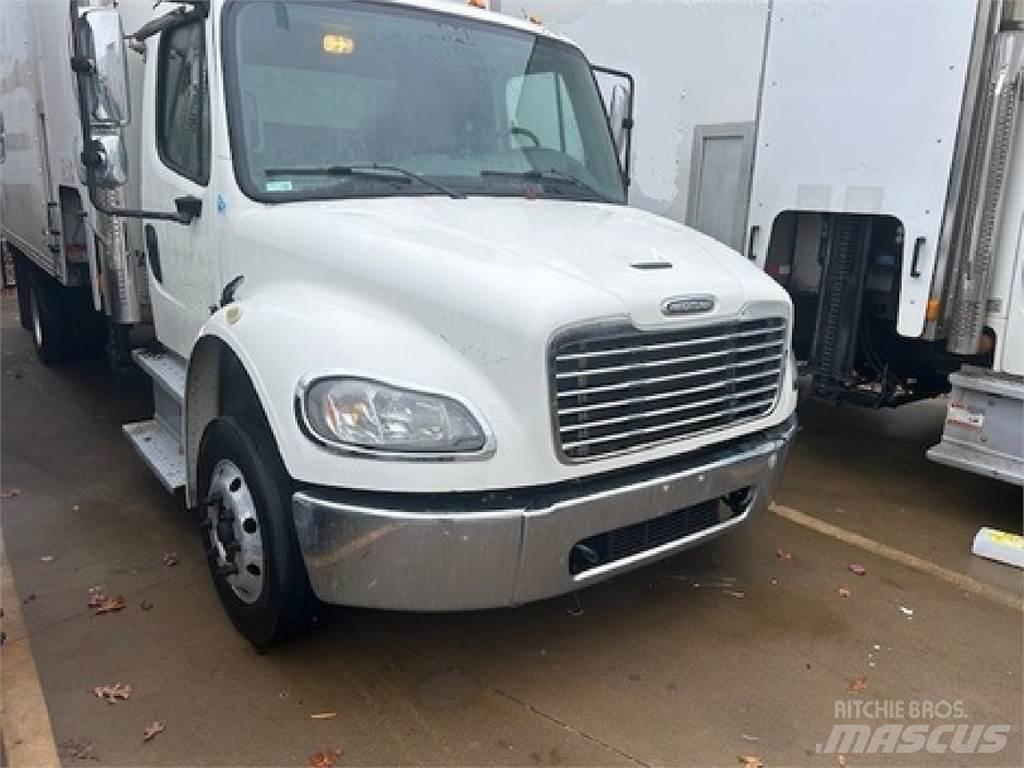 Freightliner M2-106 Autocamioane