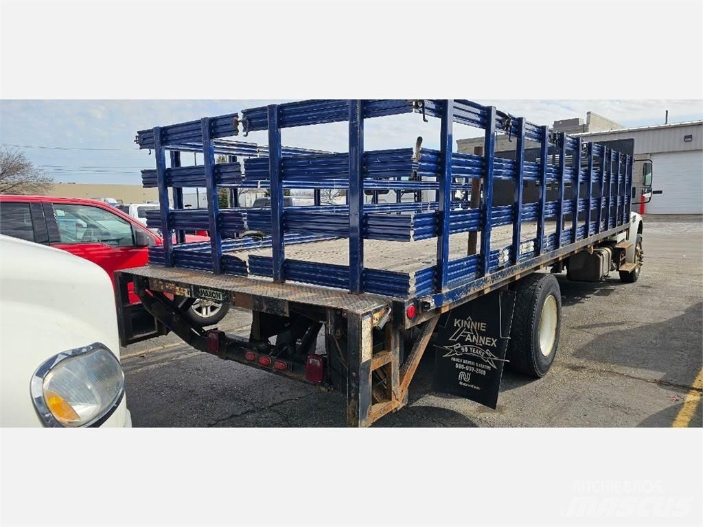 Freightliner M2 106 Camioane platforma/prelata