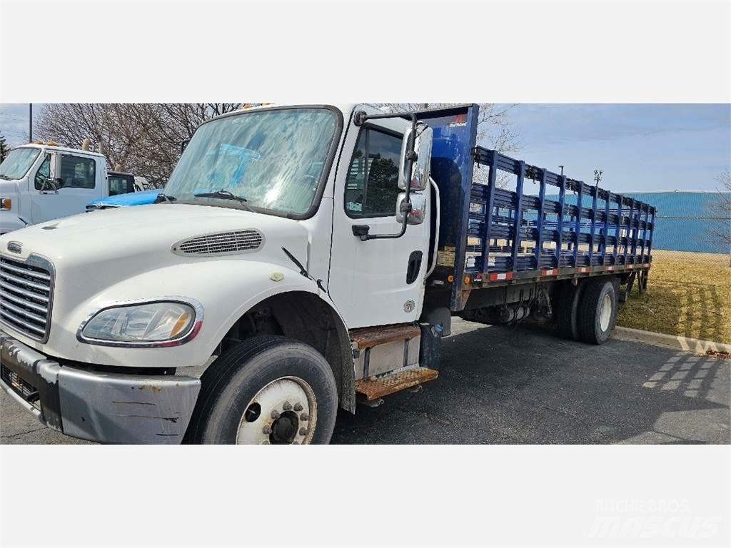 Freightliner M2 106 Camioane platforma/prelata