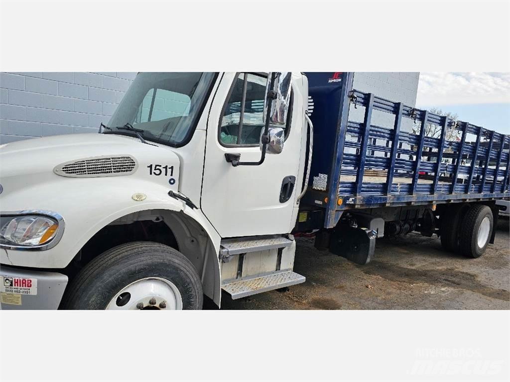 Freightliner M2 106 Camioane platforma/prelata