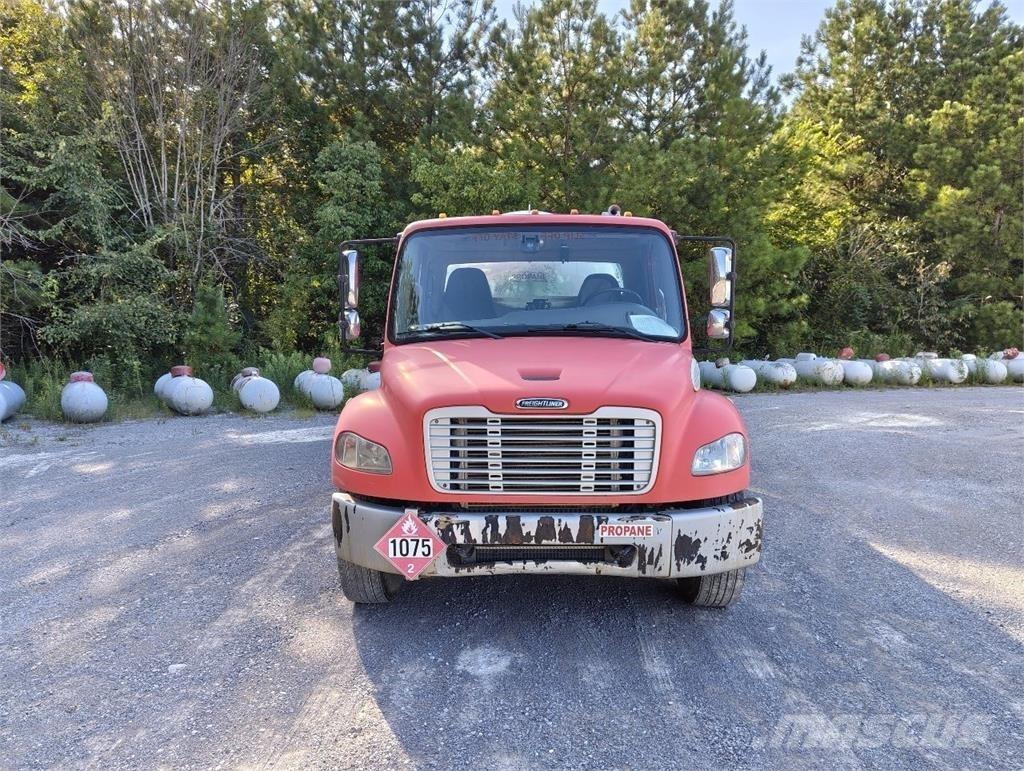 Freightliner M2 106 Altele