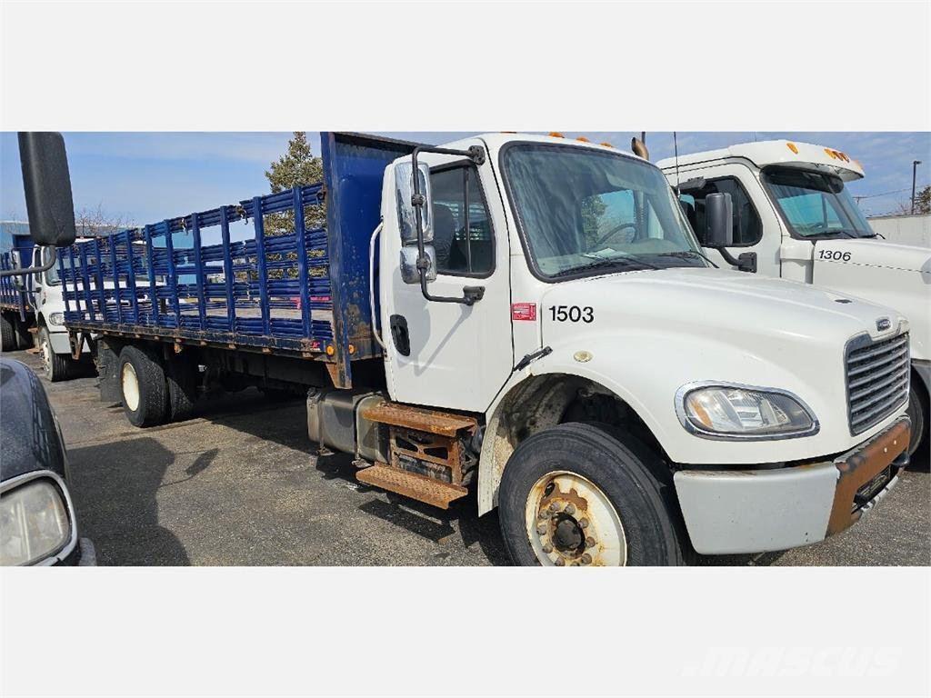 Freightliner M2 106 Camioane platforma/prelata