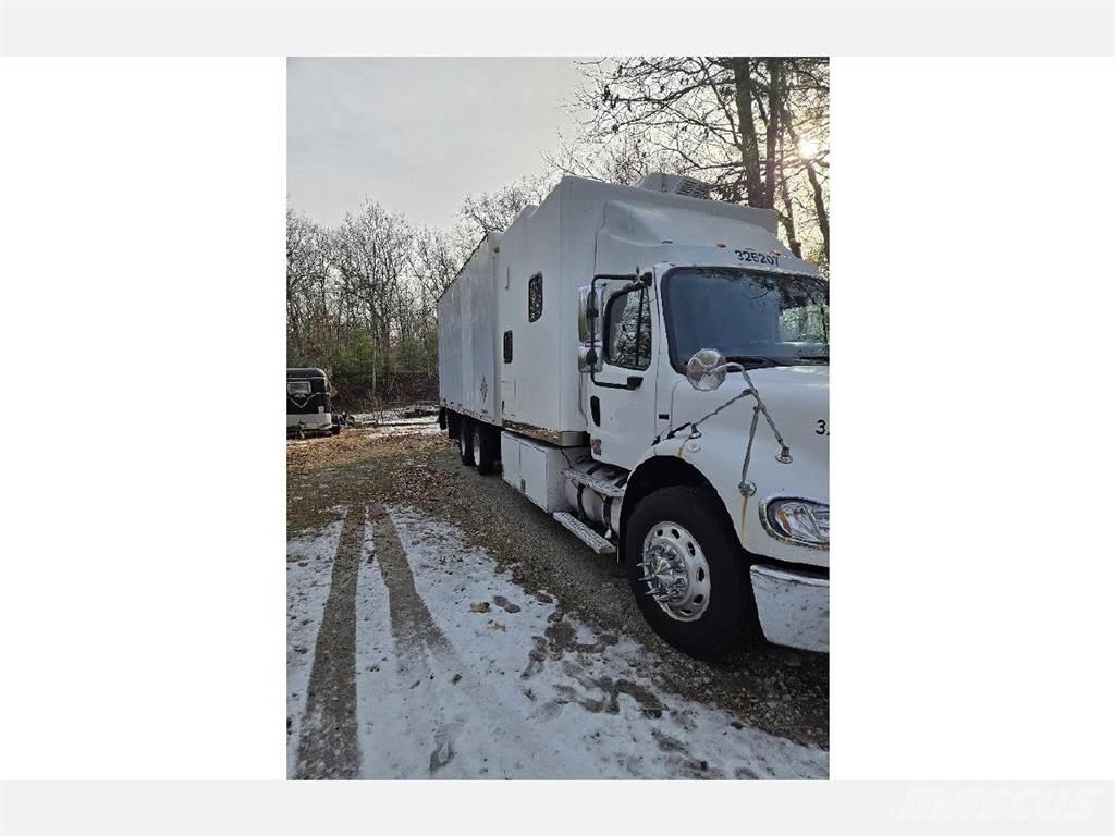 Freightliner M2-112 Autocamioane