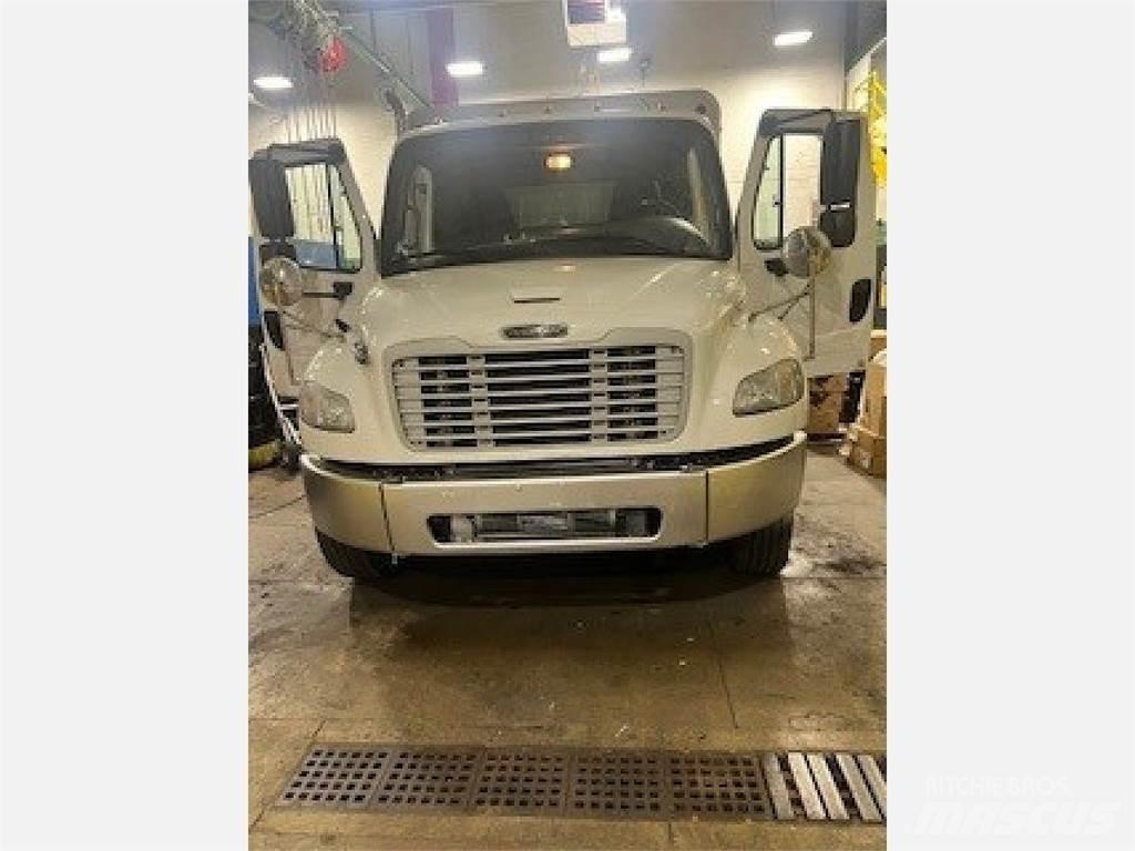 Freightliner M2106 Camioane transport bauturi