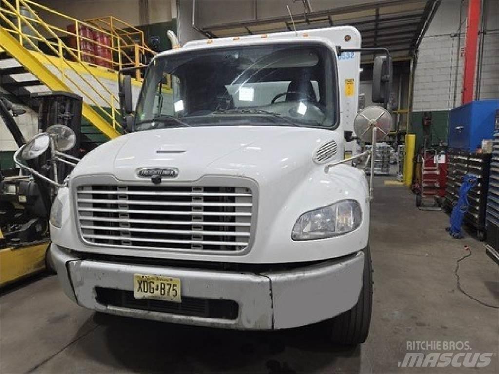 Freightliner M2106 Camioane transport bauturi