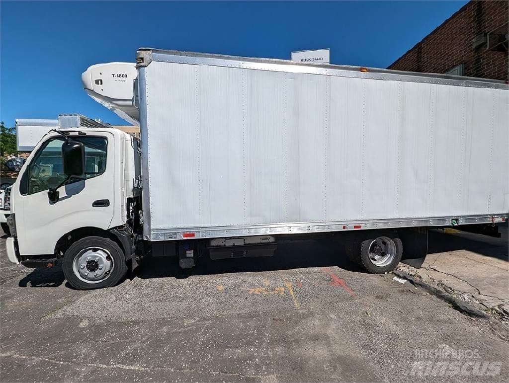 Hino 195 Camion cu control de temperatura
