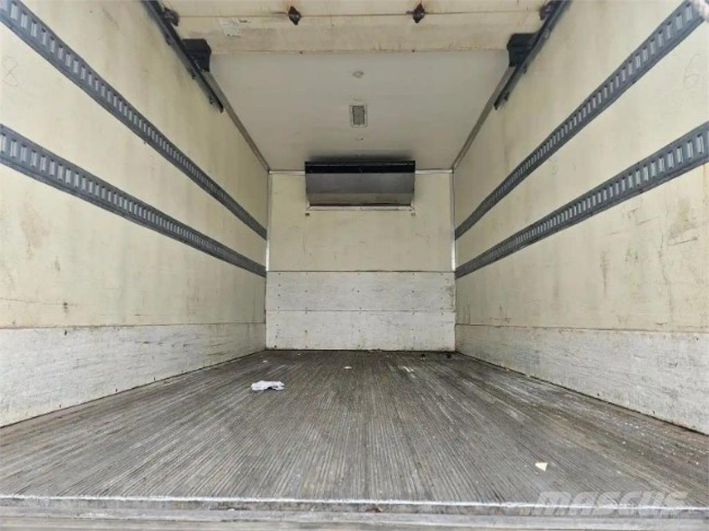 Hino 195 Camion cu control de temperatura