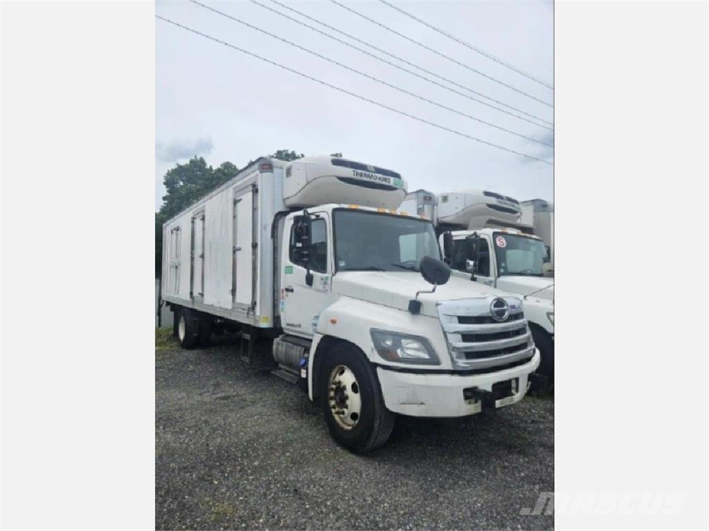 Hino 338 Camion cu control de temperatura