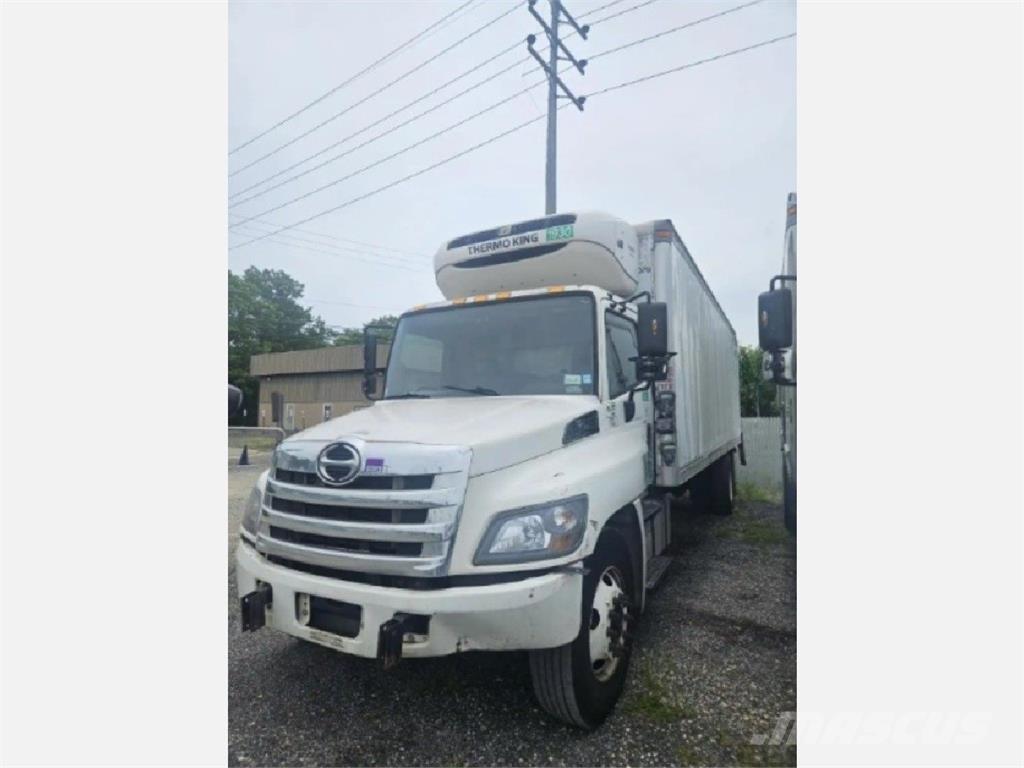 Hino 338 Camion cu control de temperatura