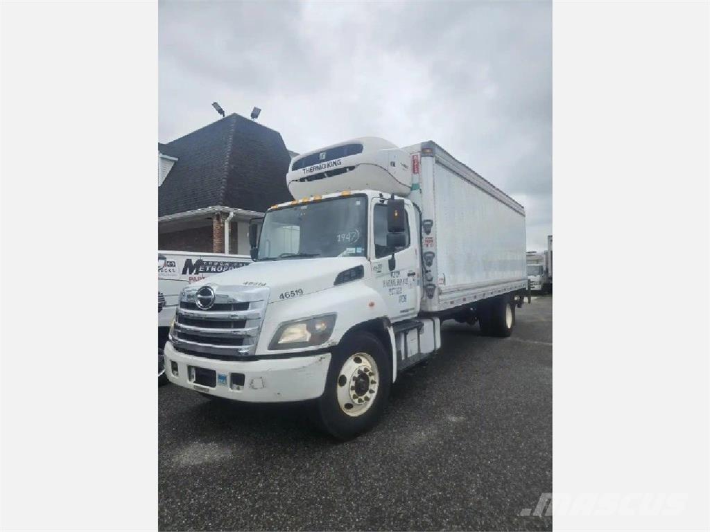 Hino 338 Camion cu control de temperatura