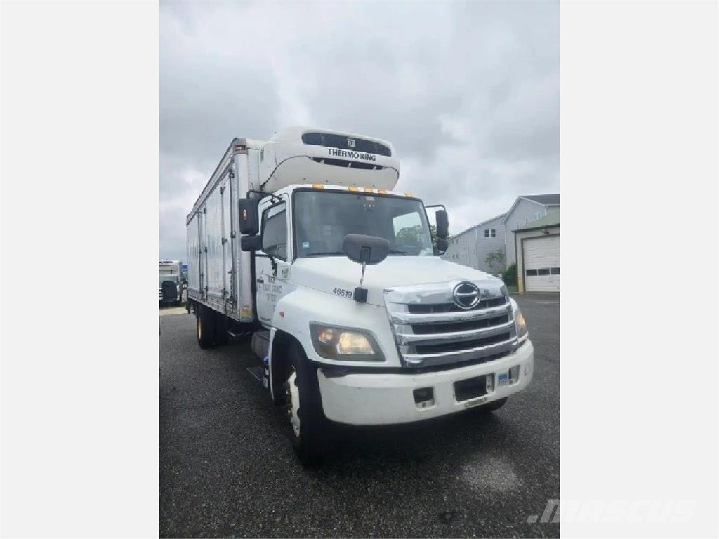 Hino 338 Camion cu control de temperatura