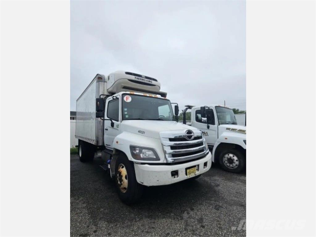 Hino 338 Camion cu control de temperatura
