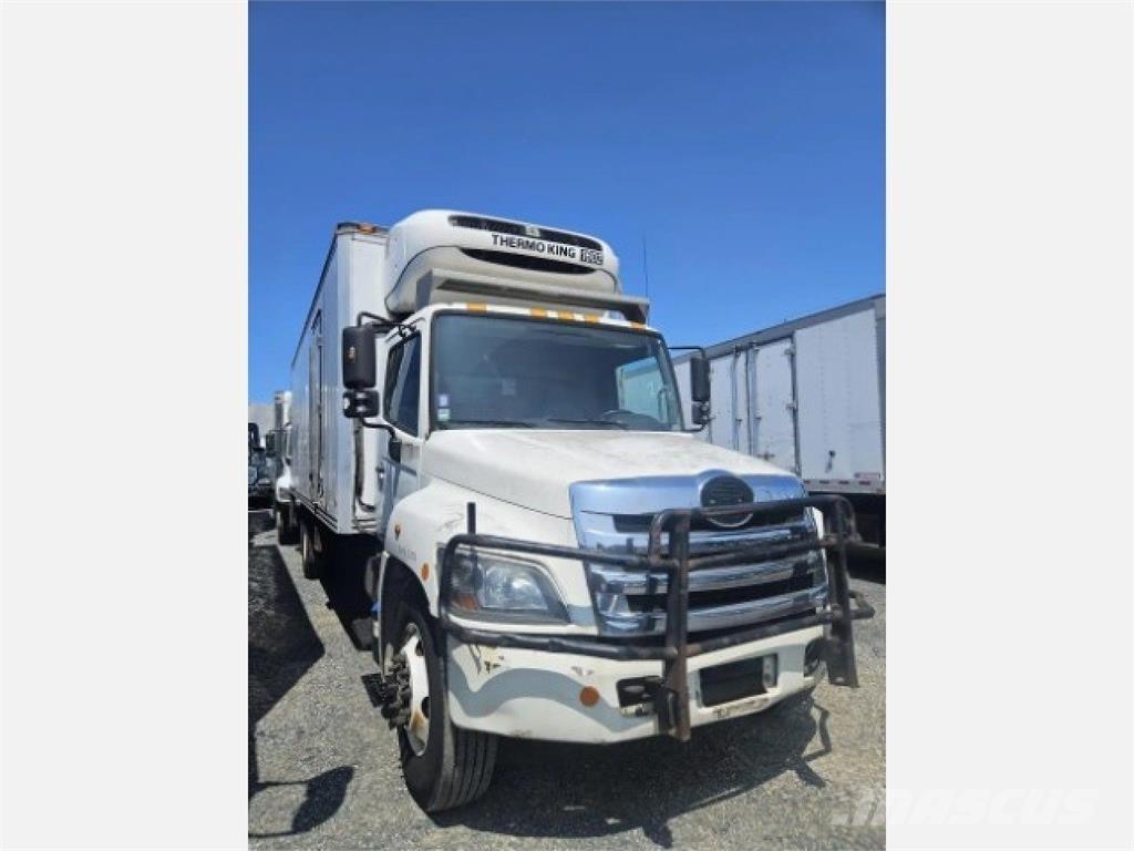 Hino 338 Camion cu control de temperatura