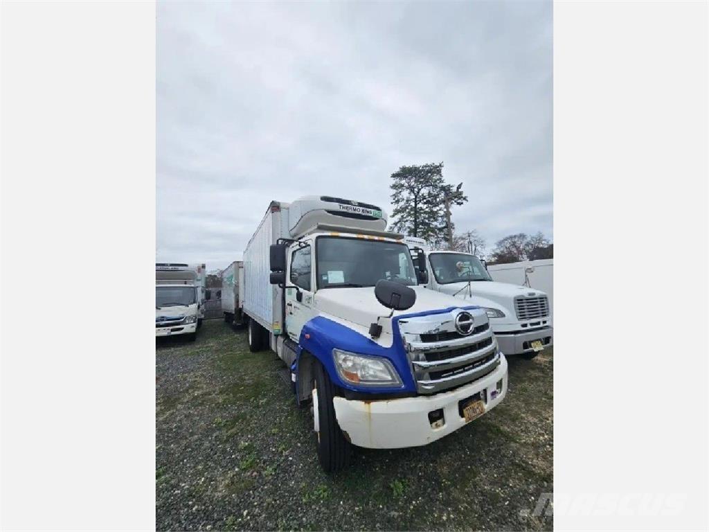 Hino 338 Camion cu control de temperatura