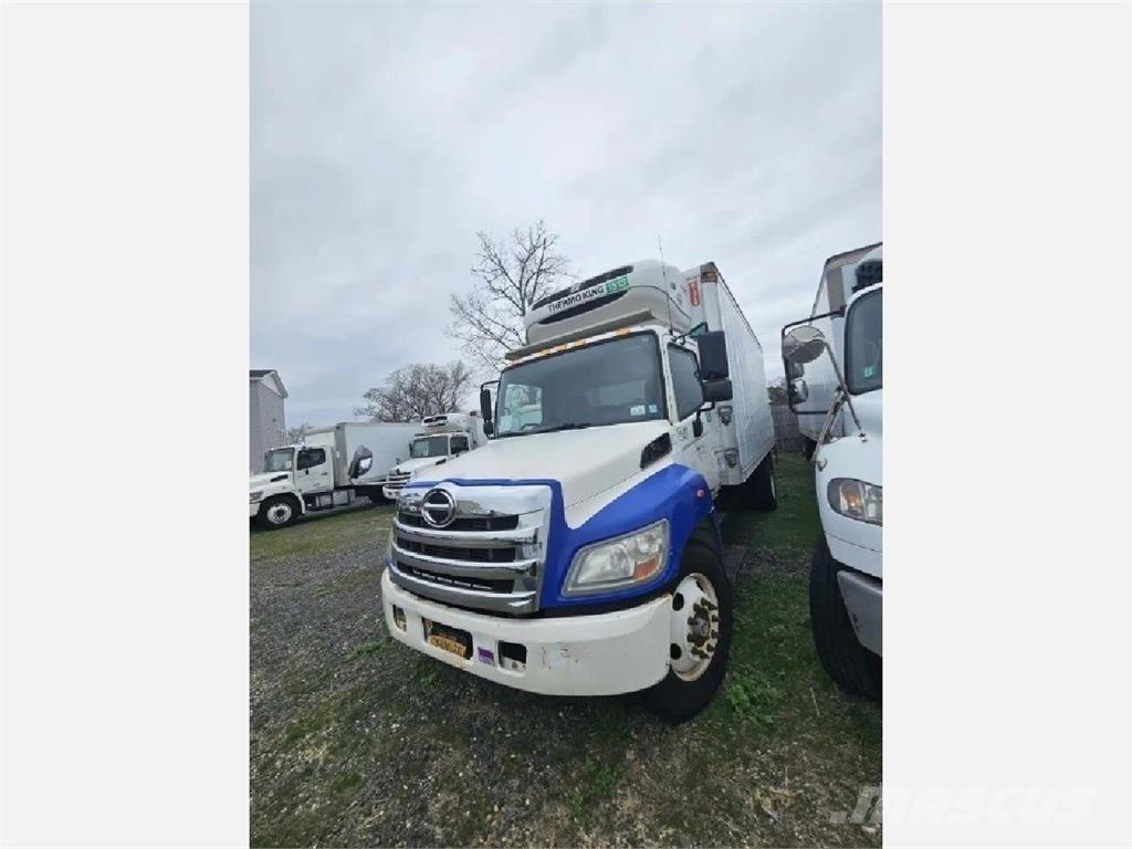 Hino 338 Camion cu control de temperatura