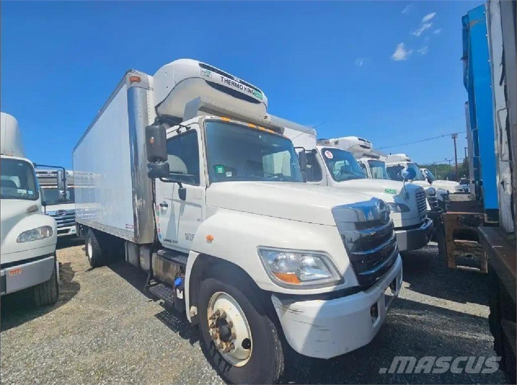 Hino 338 Camion cu control de temperatura