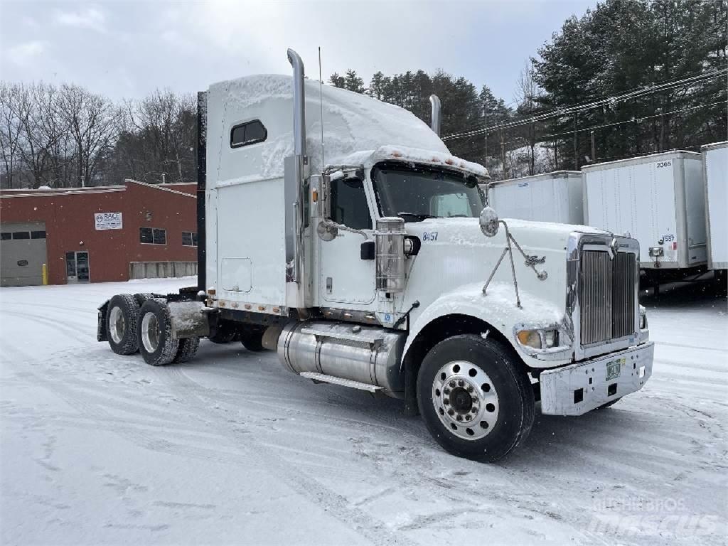 International 9900i Autotractoare