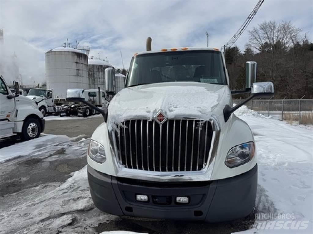 International LT625 Autotractoare