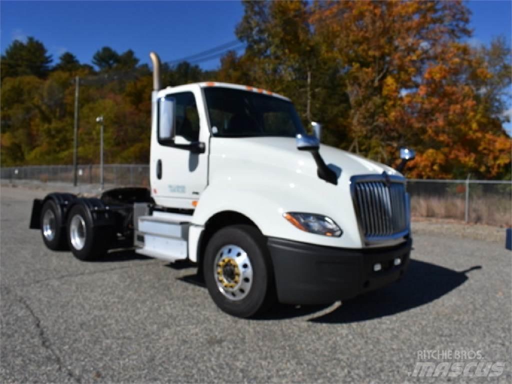 International LT625 Autotractoare