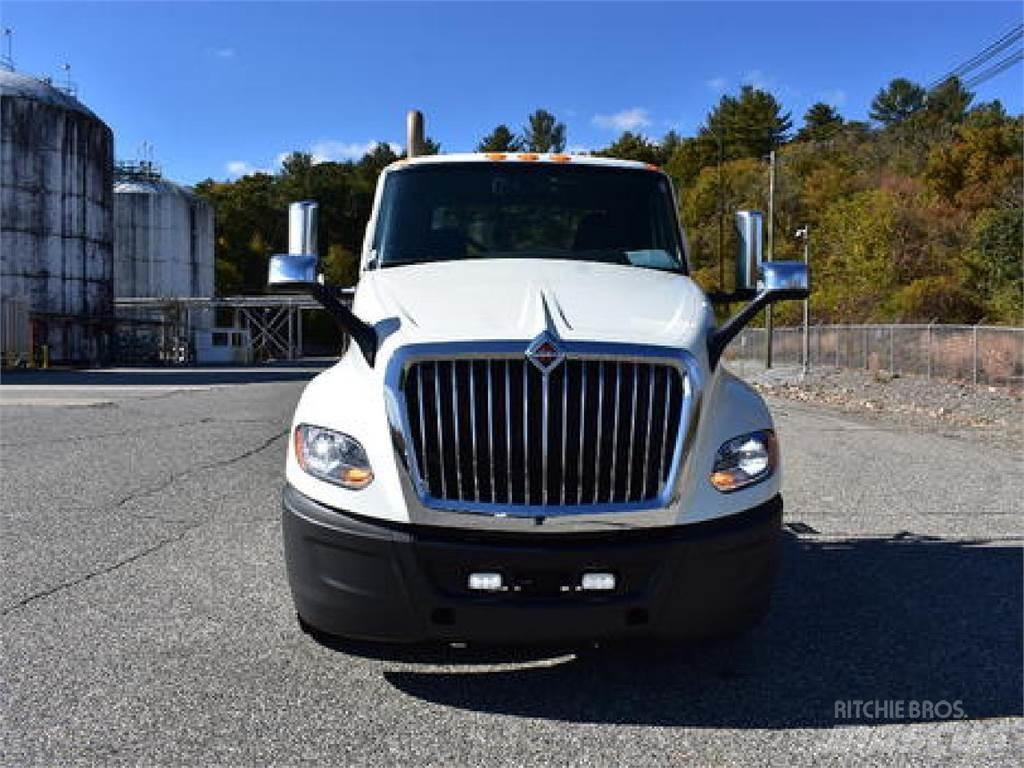 International LT625 Autotractoare
