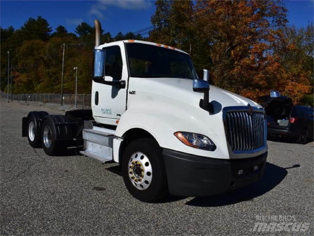 International LT625 Autotractoare