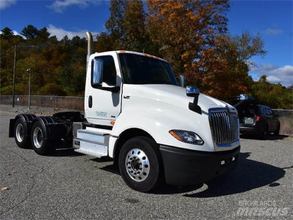 International LT625 Autotractoare
