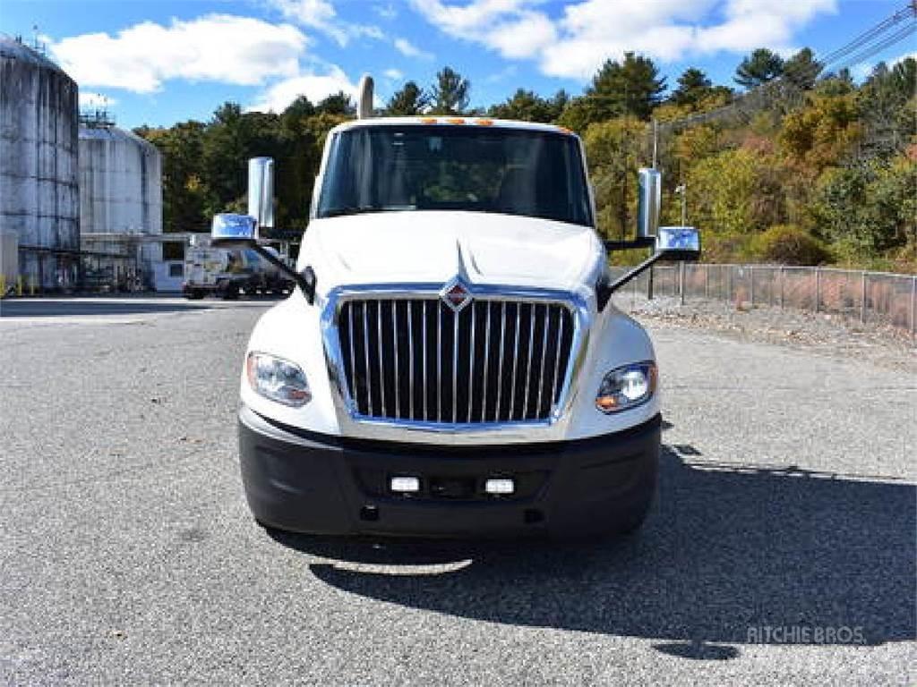 International LT625 Autotractoare