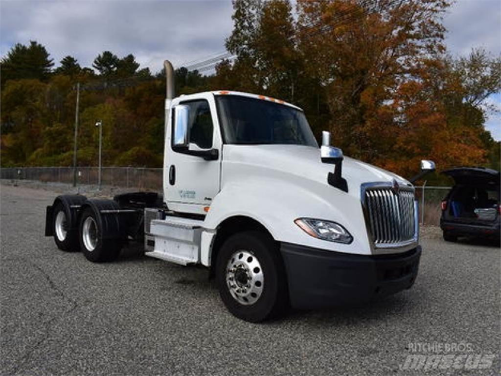International LT625 Autotractoare