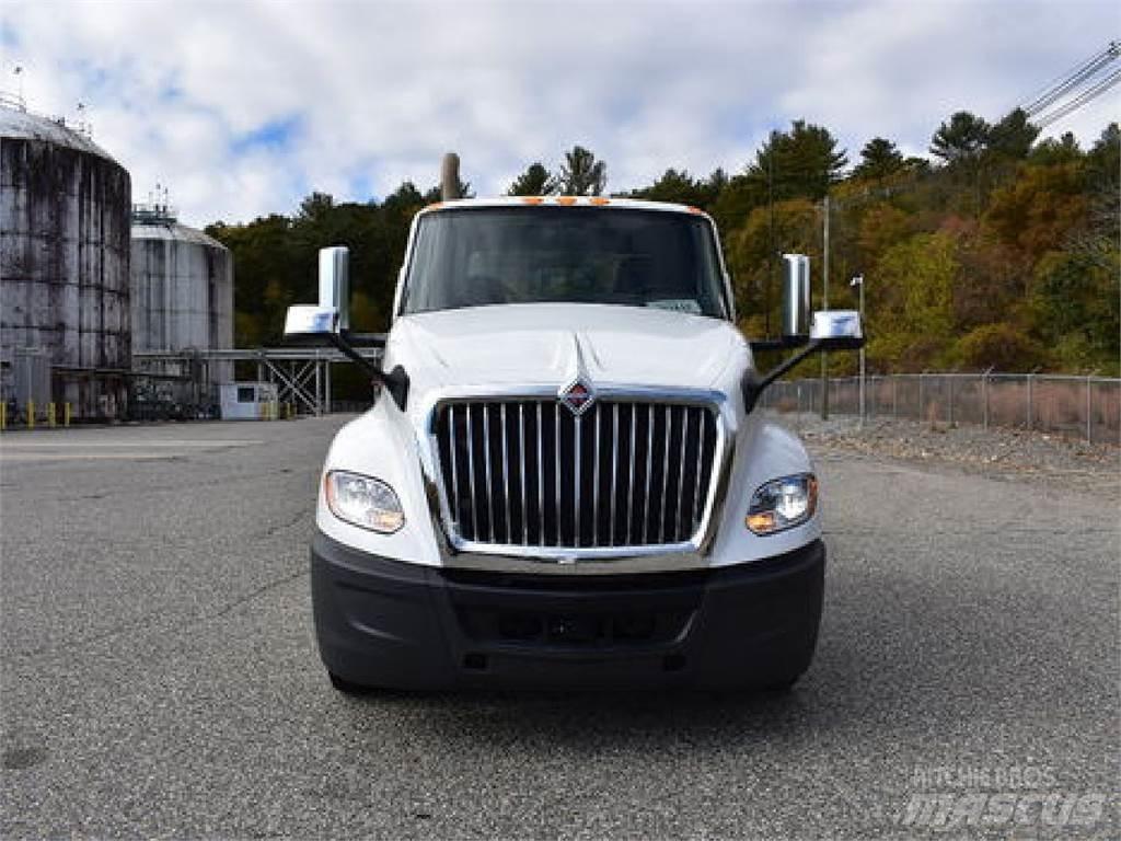 International LT625 Autotractoare