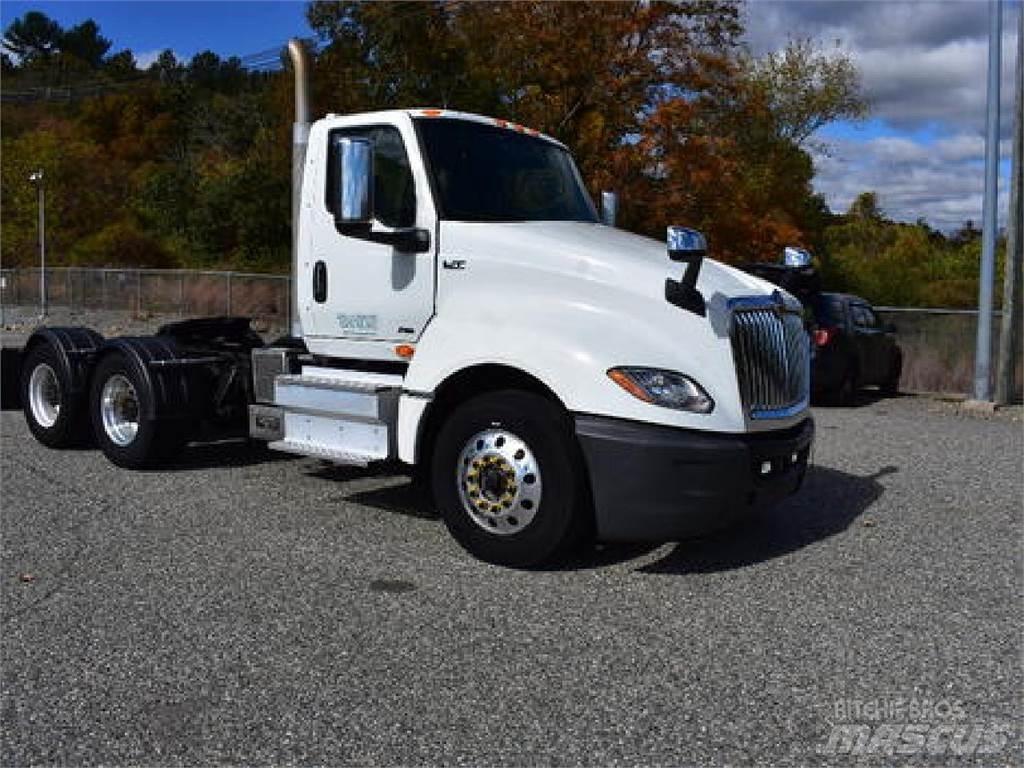 International LT625 Autotractoare