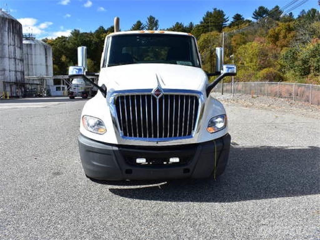 International LT625 Autotractoare