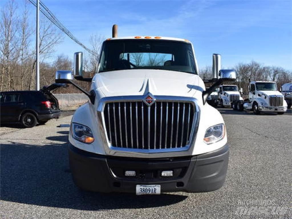 International LT625 Autotractoare