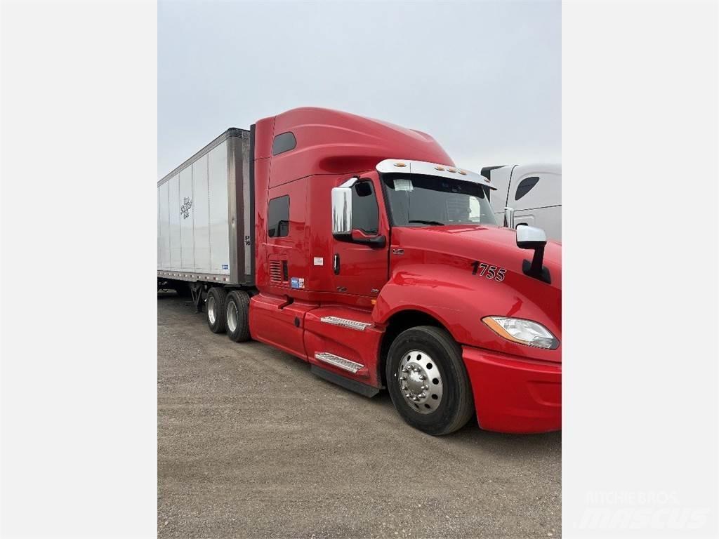 International LT625 Autotractoare