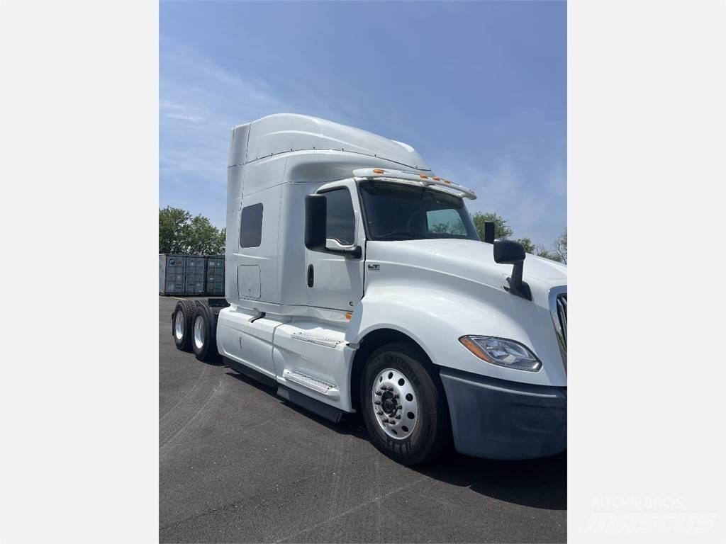 International LT625 Autotractoare