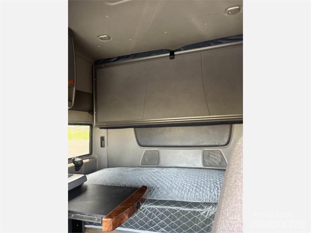 International LT625 Autotractoare