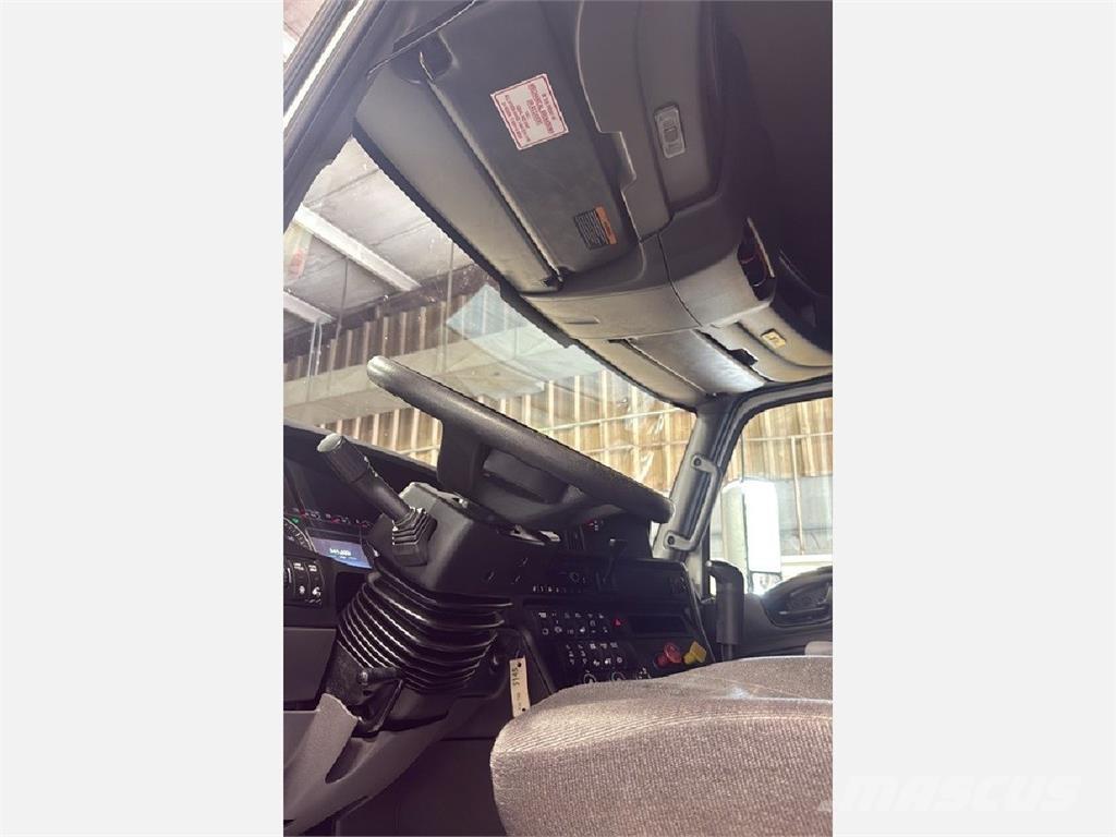 International LT625 Autotractoare