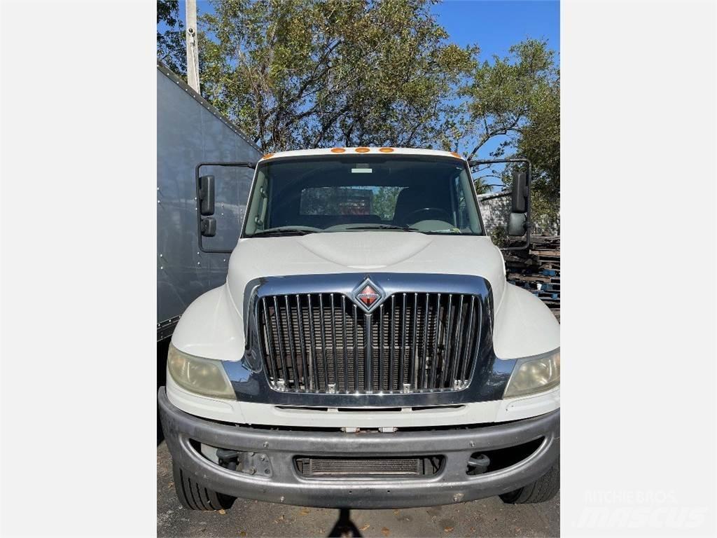 International MA025 Camion cabina sasiu