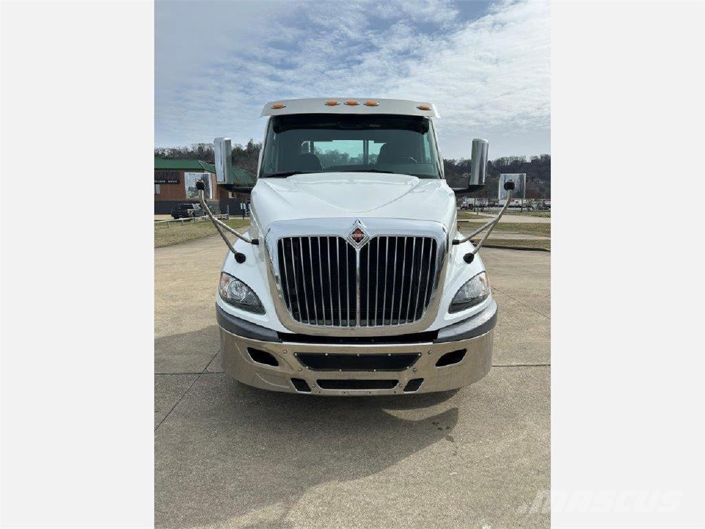 International RH Autotractoare