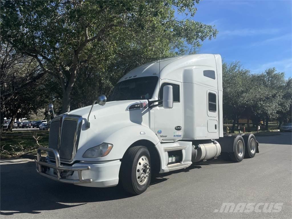 Kenworth T680 Autotractoare