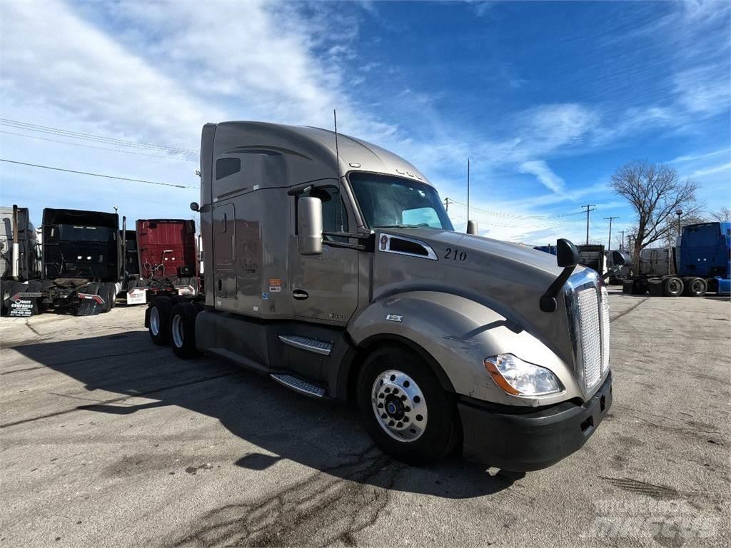 Kenworth T680 Autotractoare