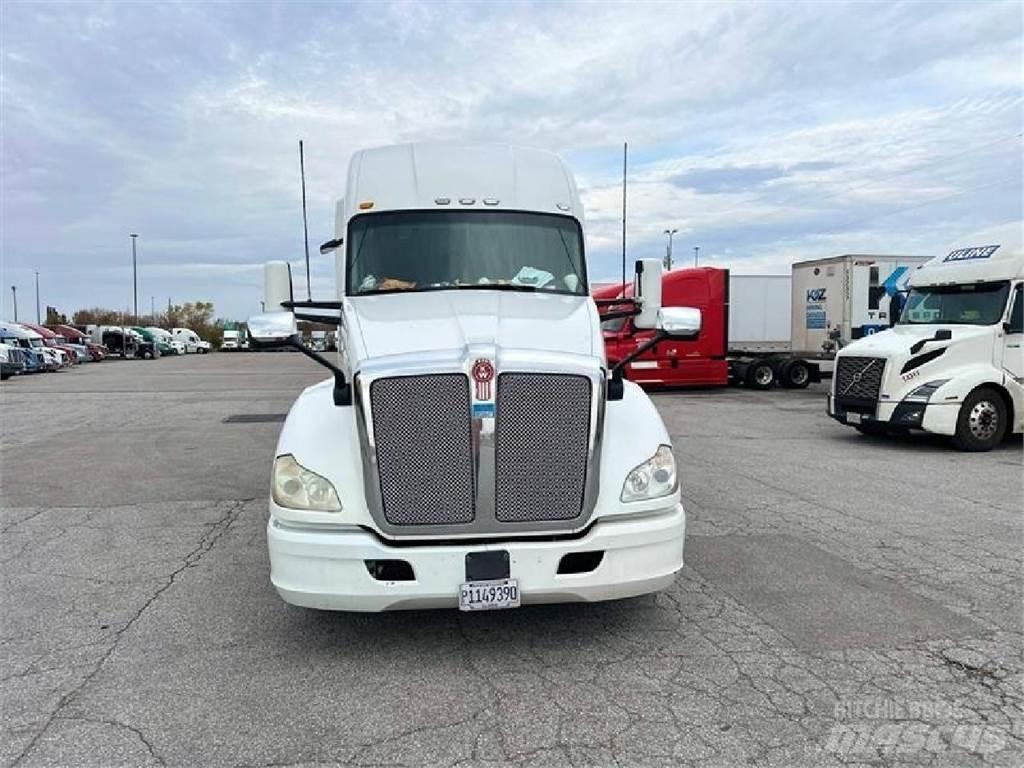 Kenworth T680 Autotractoare