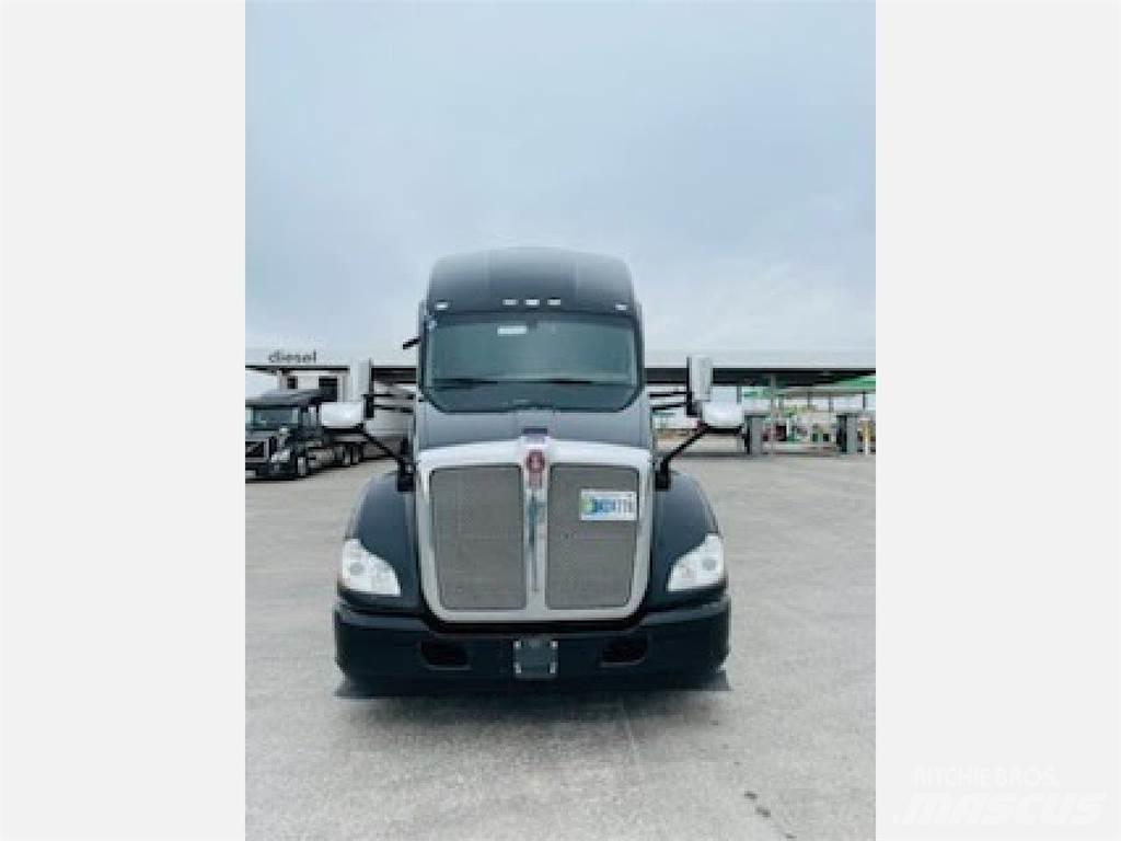 Kenworth T680 Autotractoare