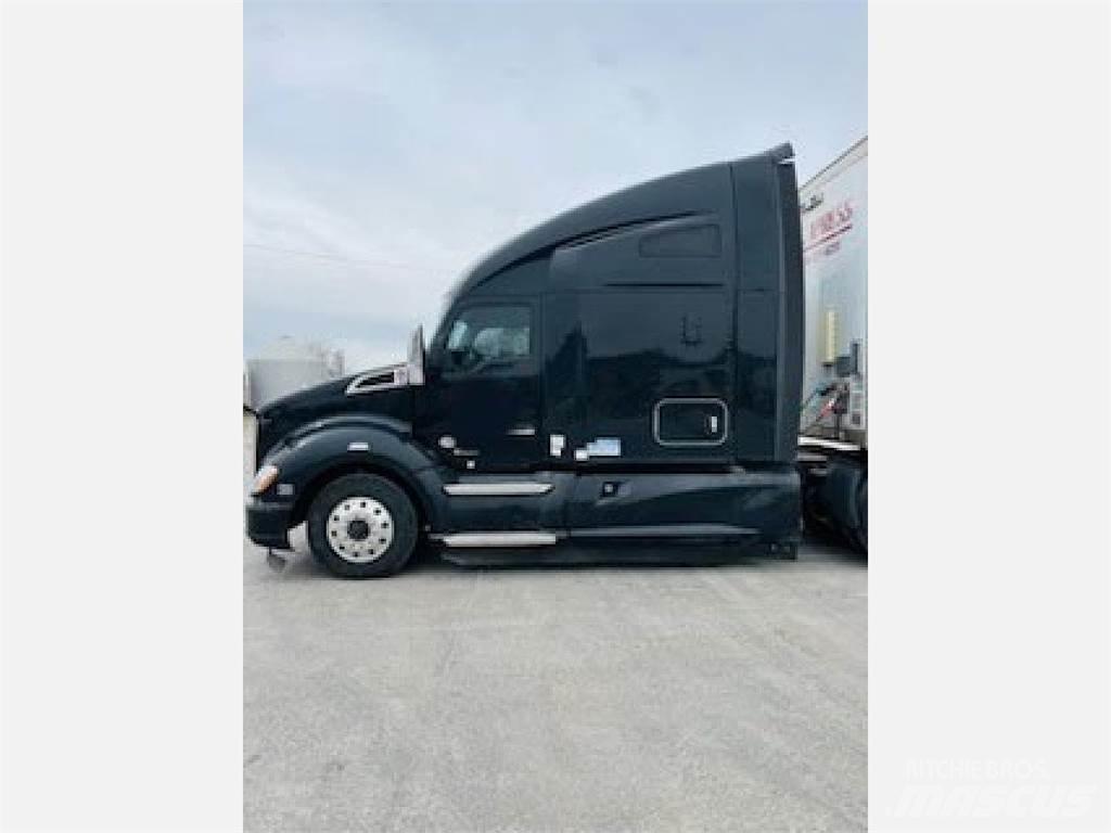 Kenworth T680 Autotractoare