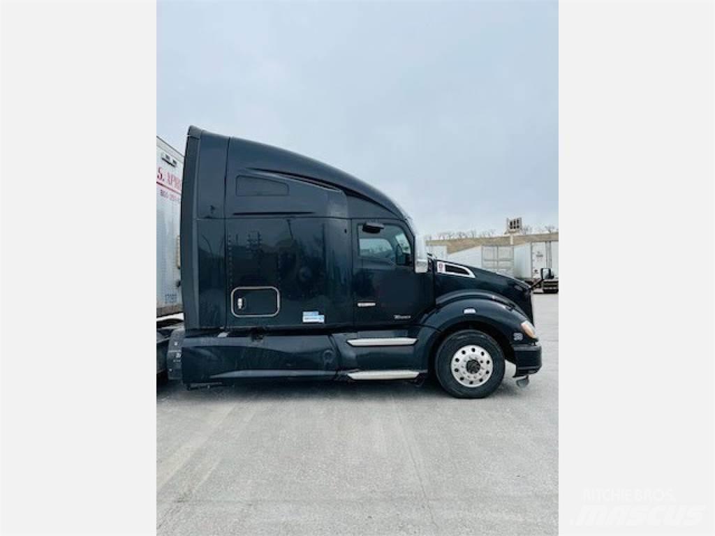 Kenworth T680 Autotractoare