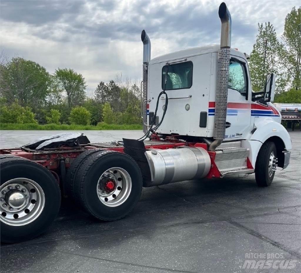 Kenworth T680 Autotractoare
