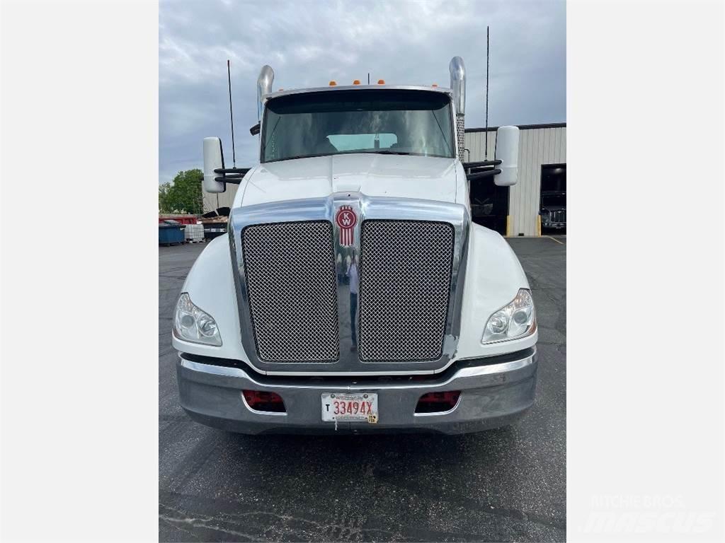 Kenworth T680 Autotractoare